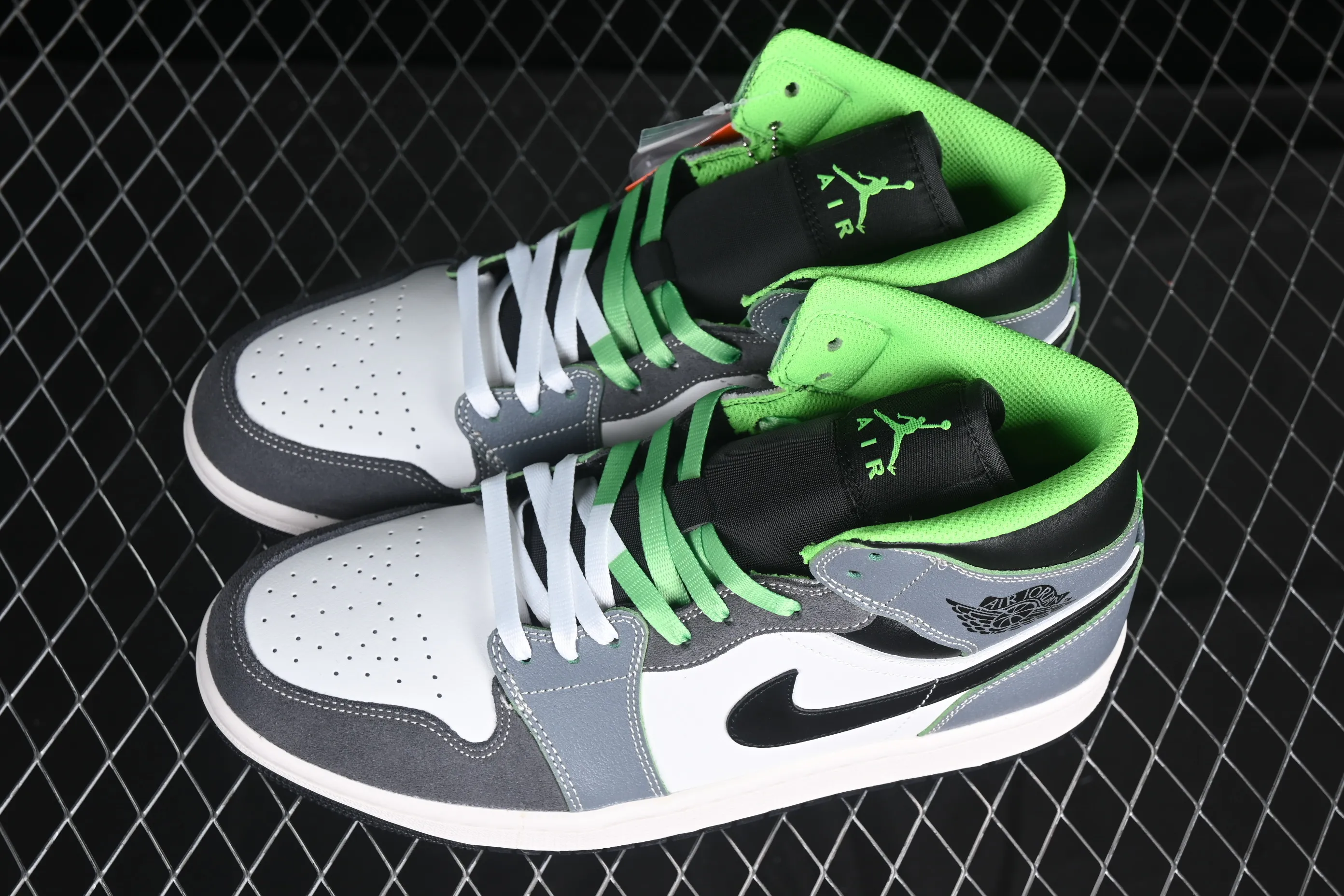 All categories Air Jordan Jordan series basketball shoes Air Jordan 1 Mid Air Jordan 1 Mid "Casa 93" white, gray and brown color Zhongbang basketball shoes HQ3829-001